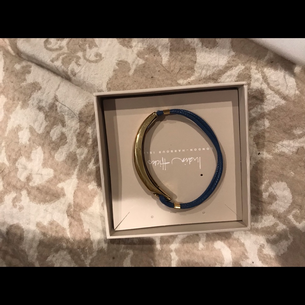 Hook navy